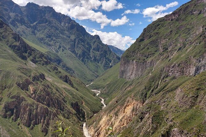 2 Day 1 Night Trek / Colca Canyon - Arequipa to Chivay: breakfast stops and condors at Cruz del Cóndor