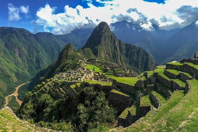2 Day Hiking Short Inca Trail to Machu Picchu - Day Two: Early access to Machu Picchu, guided story time, and free exploration