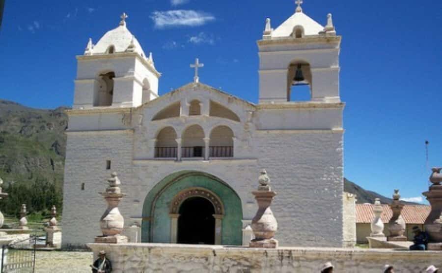 2-Day Tour Colca Canyon in Arequipa with end in Puno - Cruz del Cóndor: canyon views and the condor flight moment
