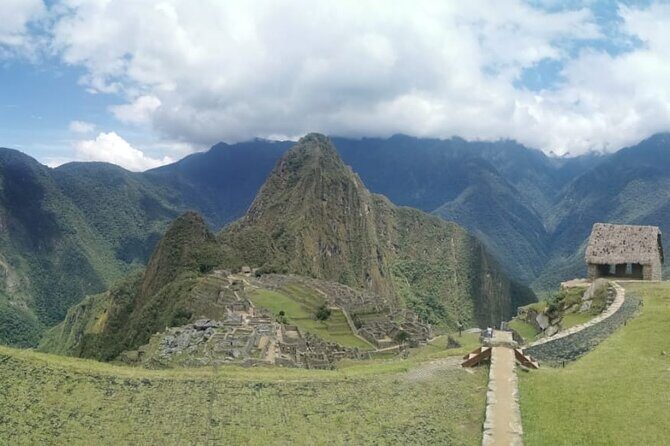 2-Day Tour in Sacred Valley and Machu Picchu from Cusco - Pisac Archaeological Park: Early Morning Ruins With a Guided Pace