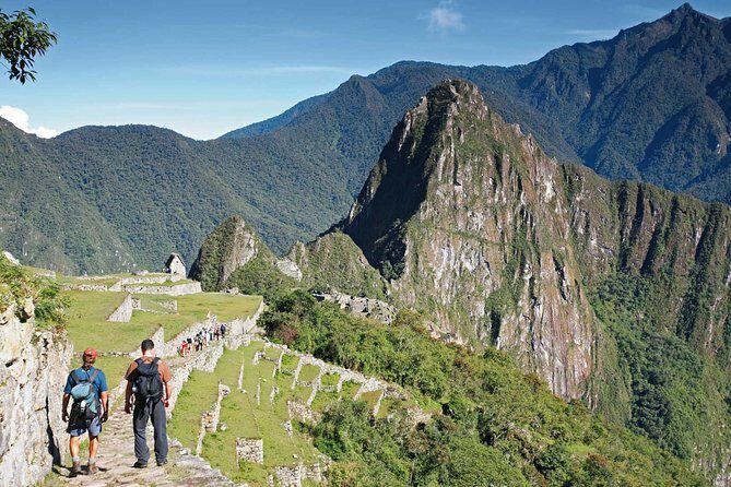 4 Day Classic Inca Trail to Machu Picchu by 360° Train - Day 3: Phuyupatamarca viewpoints, then Winay Wayna and the end-of-trek camp feeling