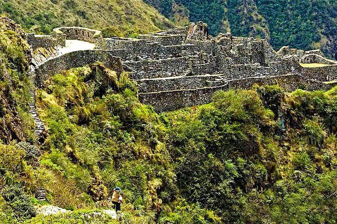 4 Day Inca Trail To Machu Picchu - Private Service - Day 2: Dead Woman’s Pass and Runkurakay on the way to camp