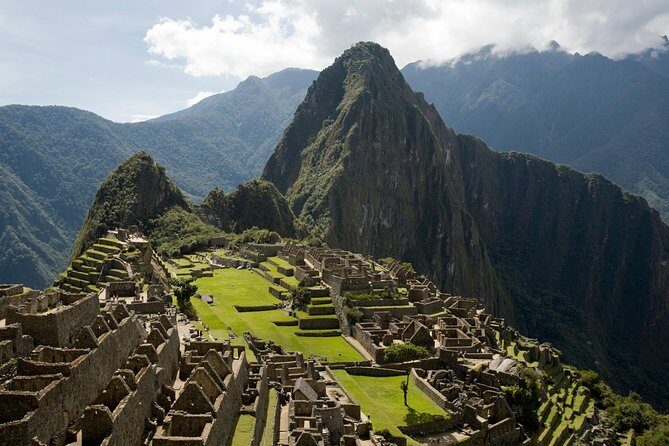 8-Days Best of The Inca Empire from Lima - From Miraflores to Plaza Mayor: a smart start in Lima