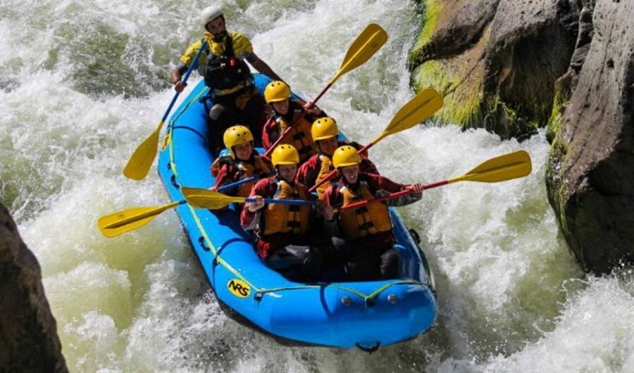 Arequipa: Chili River Rafting - On the water: 6 km of rafting and about 1h45 in the action