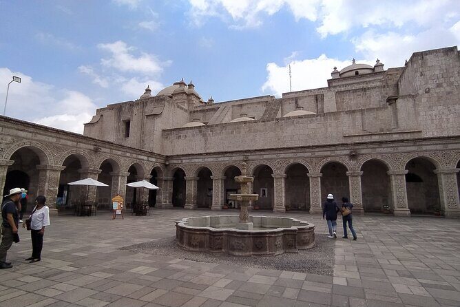 Arequipa Tasting Tour - Fundo el Fierro finish: pisco, dessert, and local fruit