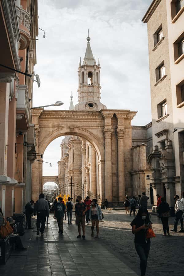 Arequipa: Walk through the Historic Center of the City - Colonial Cloisters: Architecture That Explains Itself