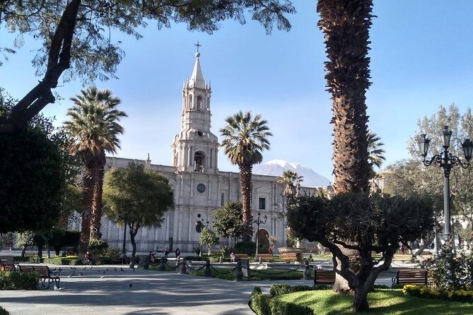 Arequipa Walking Tour city center and drinks experience - Plaza de Armas Rooftop Viewpoint: Sunset Over the City and Volcanoes