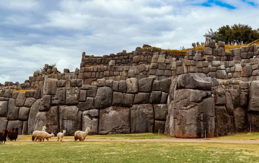 City Tour Cusco Qoricancha Sacsayhuaman y Tambomachay - Qenqo: Ritual Altars, Rock Formations, and Underground Passages