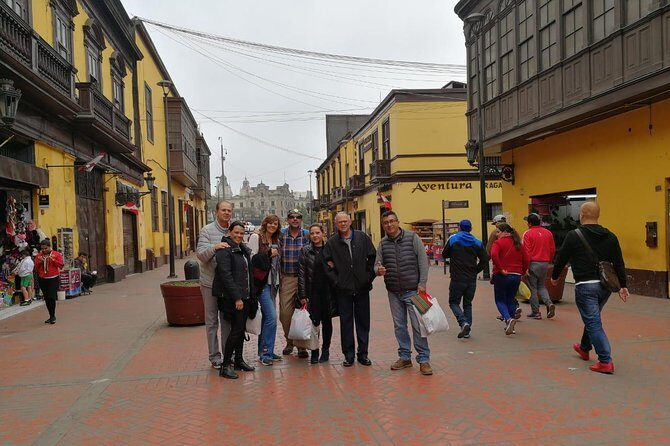 City Tour of Lima from the Airport - Plaza de Armas (Plaza Mayor): power buildings framed by a square