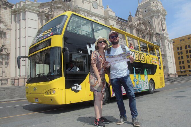 City Tour Panoramic Bus Departure from Larcomar - Stop 4: Jirón de la Unión 300 and the Municipal Palace Look-Through