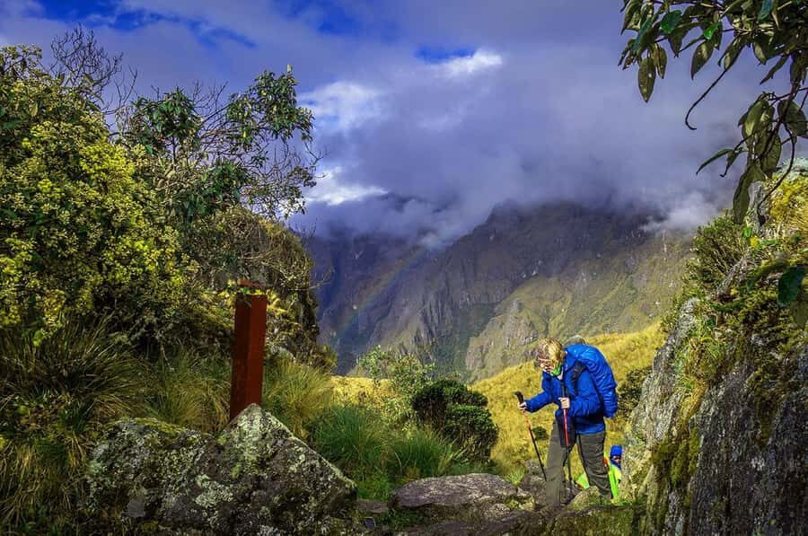 Cusco: 4-Day Inca Trail to Machu Picchu with Accommodation - Day 1: Cusco pickup, Abra Málaga biking, and a jungle eco-house night