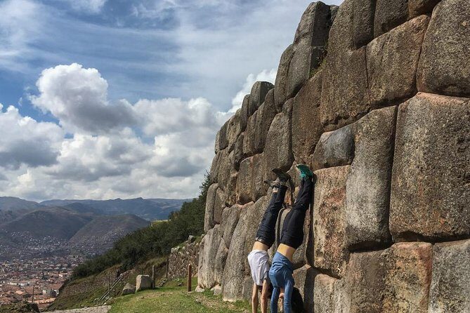 Cusco 4-Hour Private Tour Including Sacsayhuaman and Qenqo - Qorikancha: Inti’s temple, then repurposed after conflict and earthquakes