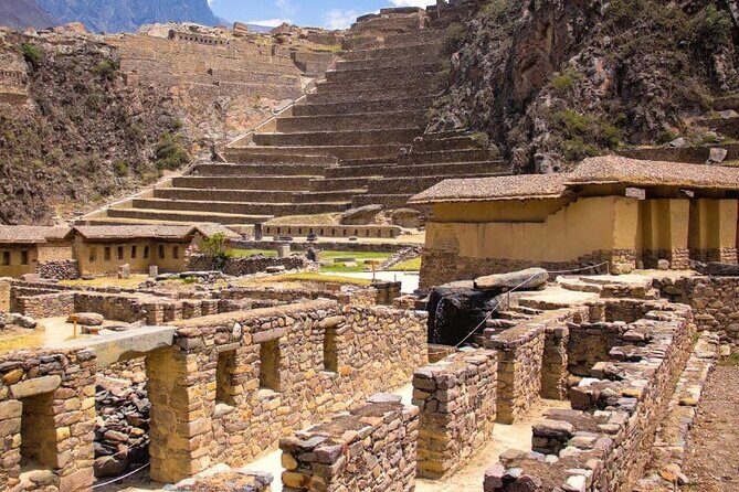 Cusco 7 days Tour in Machu Picchu, Humantay Lake and Vinicunca - Vinicunca (Rainbow Mountain): 4:30 a.m., trekking poles, and altitude up to 5020m