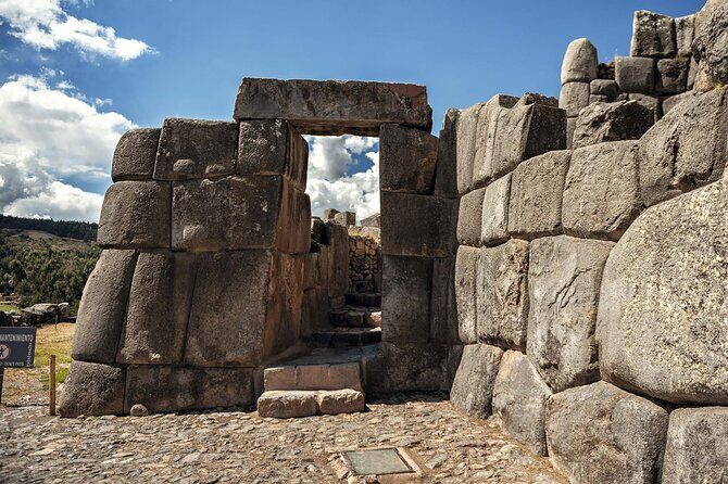 Cusco 7 days Tour in Machu Picchu, Humantay Lake and Vinicunca - Sacred Valley by Pisac and Ollantaytambo, then the train to Aguas Calientes