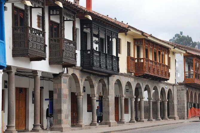 Cusco City Sightseeing, San Pedro Market, Cathedral and Qorikancha Temple - San Cristóbal Plaza first: get your bearings before the stone starts