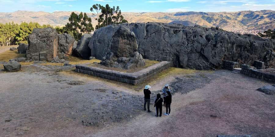Cusco: City Tour | Half-Day Tour to 4 Archaeological Sites - Hotel pickup, transport, and the bilingual guide rhythm