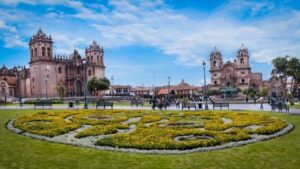 Cusco: Half-Day City Tour with Sacsayhuaman and Q'enco - Sacsayhuamán Fortress: The View, the Stone, and the Walk Up