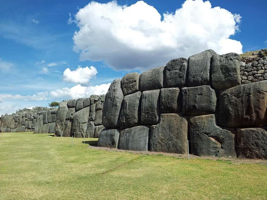 Cusco: Half-Day City Tour with Sacsayhuaman and Q'enco - Tambomachay: The Carved Water Channels and That Quiet Sense of Purpose