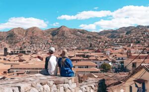 Cusco: Historic Walking Tour with Pisco Sour and Music Show - Qoricancha and the Sun Temple Story: Inca Space, Colonial Surface