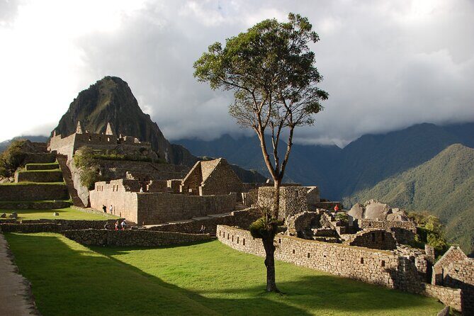 Cusco Sacred Valley and Machupicchu 4 Days - Day 2 Sacred Valley: Pisac Views, Market Time, and Ollantaytambo Streets