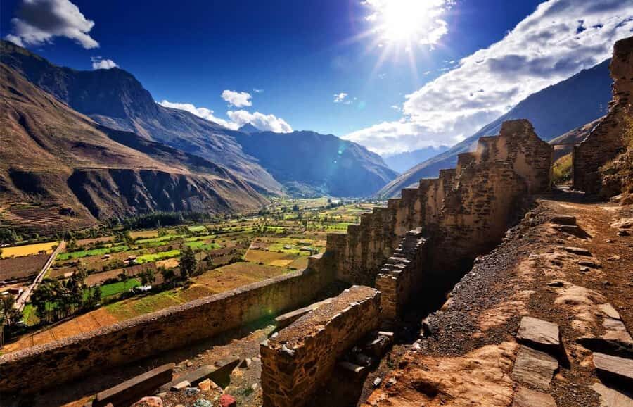 Cusco: Sacred Valley, Pisac, Ollantaytambo, Salt Mines Moray - Chinchero: Inca weaving and why this stop isn’t just a shop
