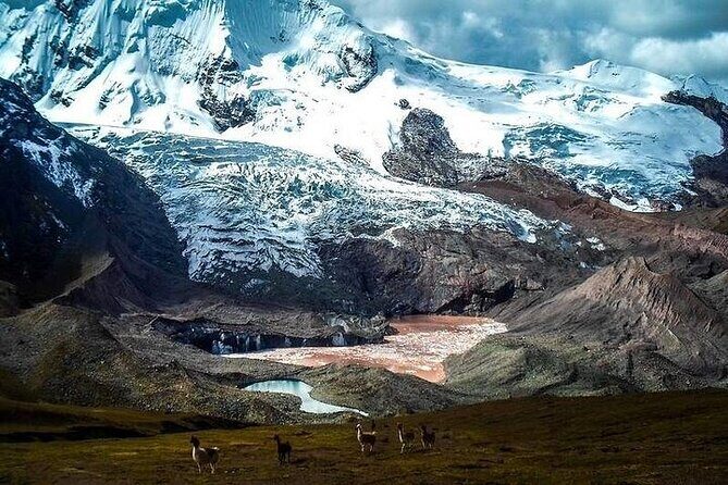 Excursion to Ausangate & 7 lakes with Coca Ceremony |Private| - First lagoon and the coca leaf ritual: how to participate respectfully
