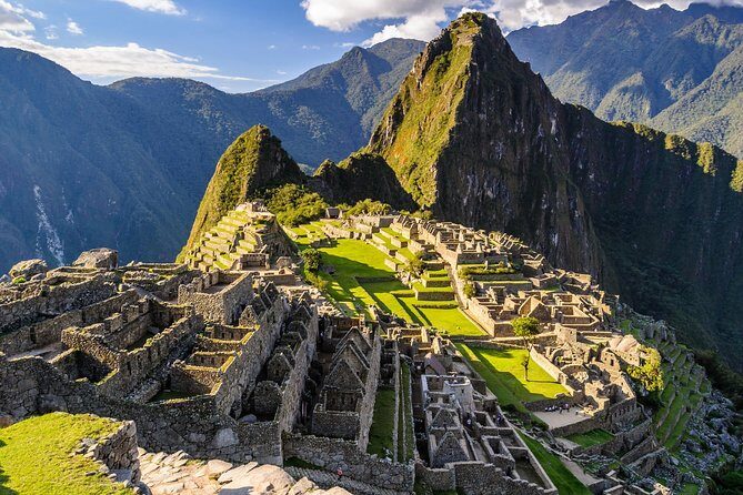 Excursion to MachuPicchu from Cusco with lunch | Private Service| - The 2-hour guided tour inside Machu Picchu