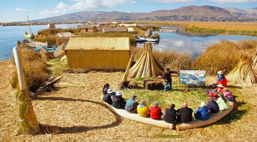 Floating Islands of the Uros - The 2-hour island visit: photo stop, guided tour, and time to look
