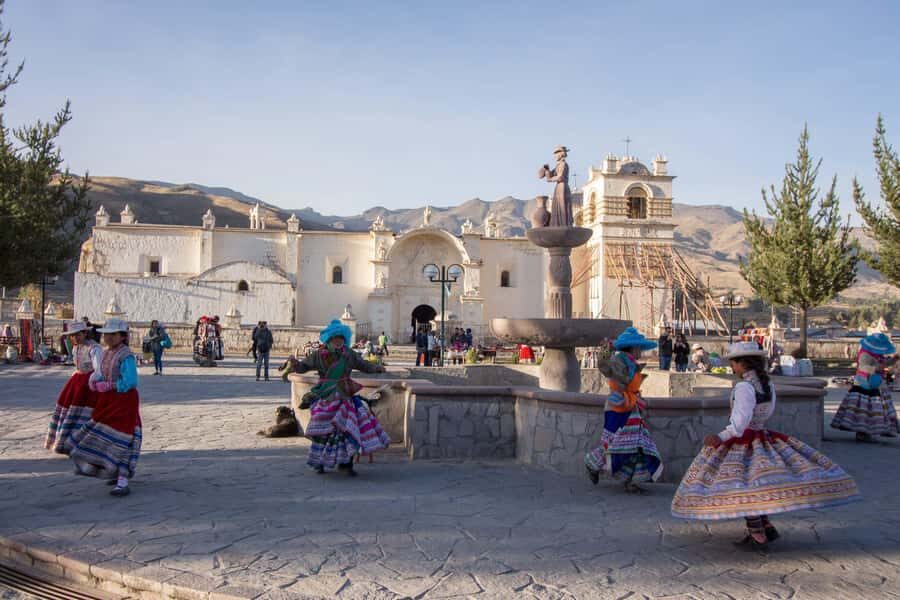 From Arequipa: Full Day Tour of Colca Canyon with Meals - Antahuilque and Choquetico viewpoints: pre-Inca tombs and terraced views
