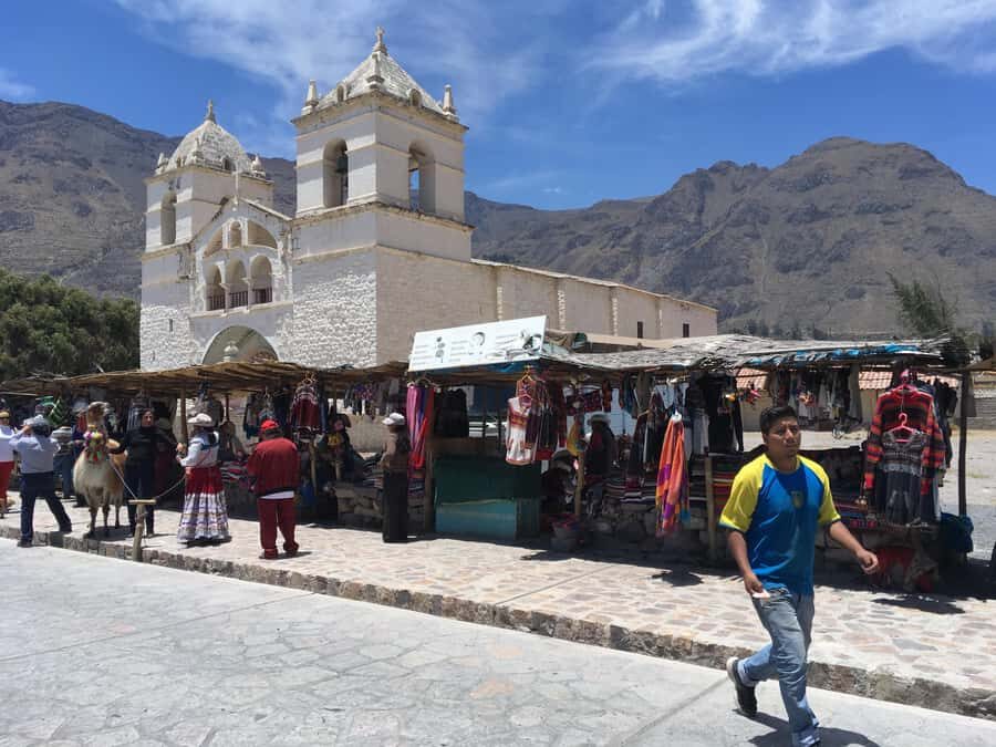 From Arequipa: Full Day Tour of Colca Canyon with Meals - Cruz del Cóndor: your main payoff for condors and canyon scale