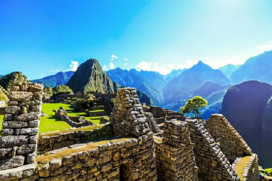 From Cusco: Full-Day Group Tour of Machu Picchu - Ollantaytambo-to-Aguas Calientes: Panoramic Train Time That Feels Like Part of the Trip