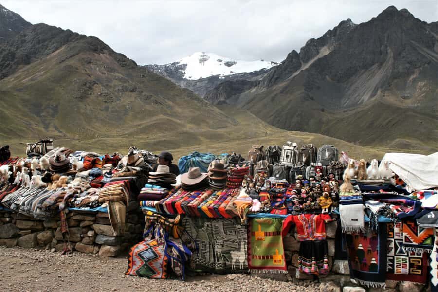 From Cusco: Full-Day Touristic Bus to Puno with Guided Tours - Pukara Lithic Museum: artifacts and the archaeological site