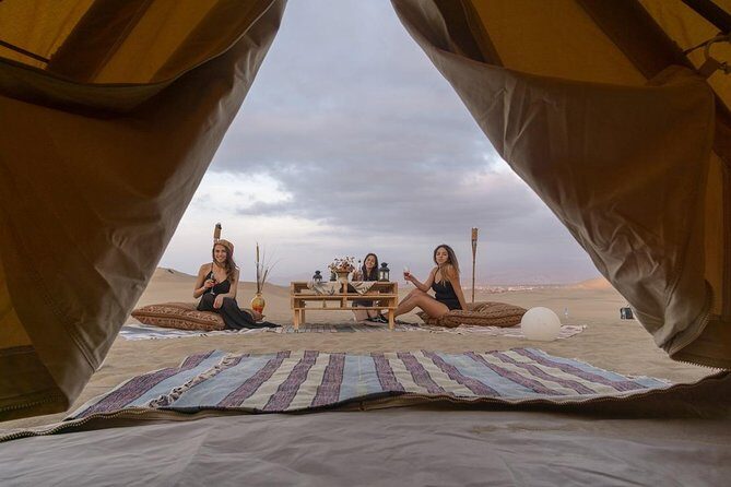 Glamping in Huacachina Desert - Dinner with a private chef and wine: what’s included and how it usually feels