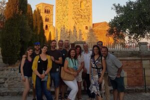 Guided tour in Trujillo at Sunset "El Collector de Atardeceres" - Start at Plaza Mayor: where the evening gets organized
