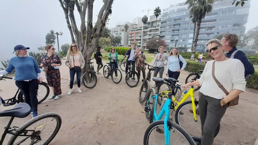 Lima Bike Tour: La Costa Verde & Jesus Statue in Chorrillos - Bikes, e-scooters, safety lanes, and how the guides keep it smooth