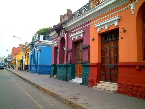 Lima Bike Tour Miraflores - Barranco + Huaca Pucllana! - What This Bike Tour Is Really Good At