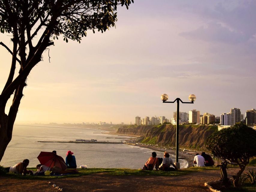 Lima: City Sightseeing Panoramic Bus Tour - San Isidro: a panoramic window into everyday Lima