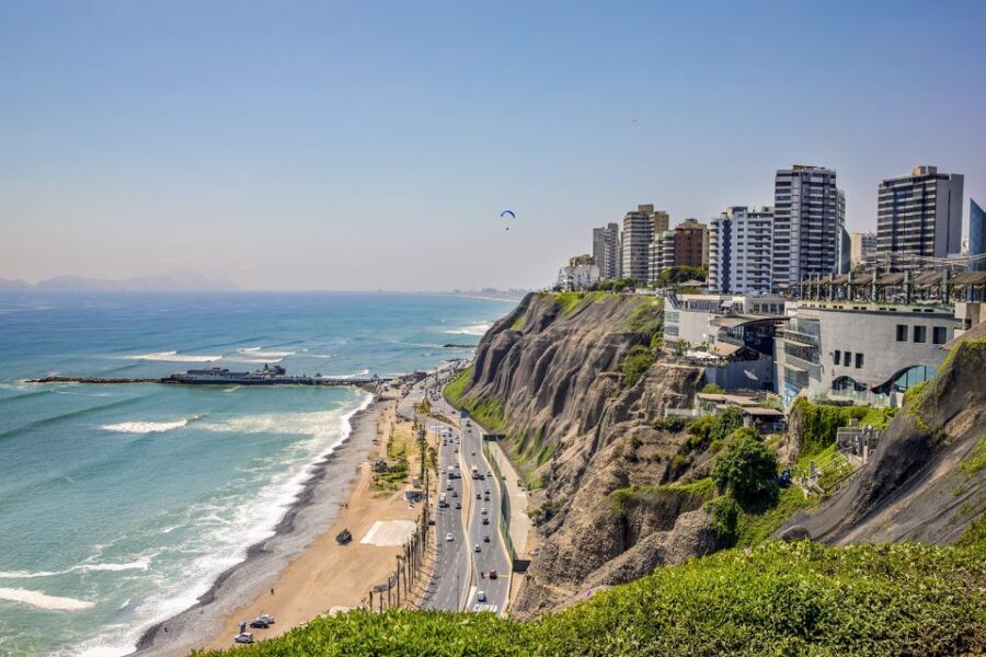 Lima: City Sightseeing Panoramic Bus Tour - Miraflores parks and the seaside boardwalk effect
