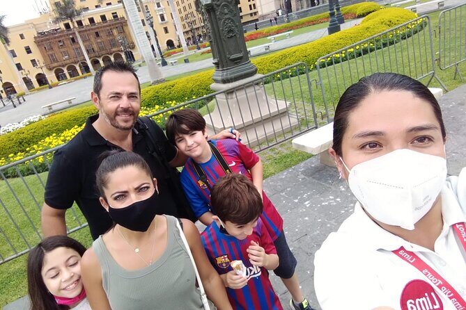 Lima City Tour. Pre-Hispanic, Colonial and Modern Tour. - Basilica Catedral de Lima: Francisco Pizarro’s crypt and museum time