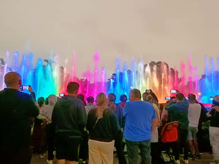 Lima: Magic Water Circuit Light Show Tour with Pickup - Stop-by-stop: how the guided walk makes the fountains click