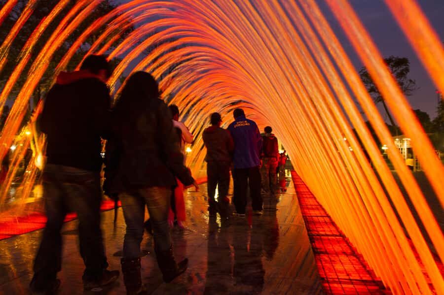 Lima: Magic Water Circuit with Dinner - Your Guide in Spanish, English, or Portuguese