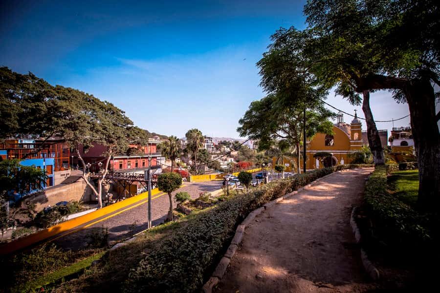 Lima: Pachacamac Ruins & Barranco Half-Day Guided Tour - Museum stop: artifacts that make the ruins make sense