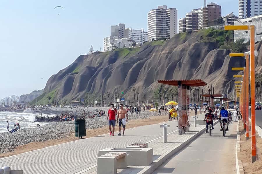 Lima: The Charm of Barranco & Pre Inca Pyramid in Miraflores - Faro de la Marina and Larcomar: iconic coastline without the long detour