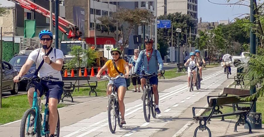 Lima: The Charm of Barranco & Pre Inca Pyramid in Miraflores - Biking around Lima: the big value is the city-feel you build