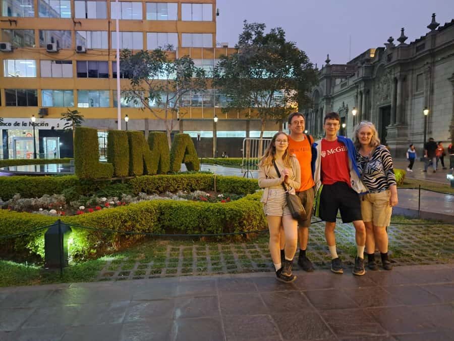 Lima: Water Magic Circuit, Downtown and Catacombs Night Tour - What it’s like overall: balancing the eerie with the spectacular