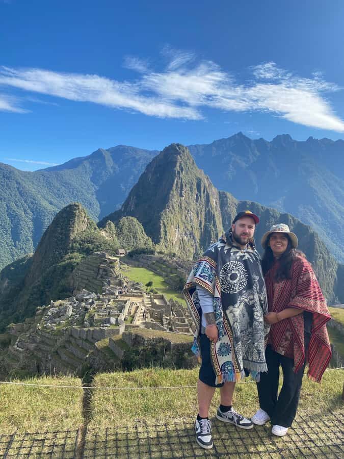 Machu Picchu: Group Guided Tour - What you’ll see inside Machu Picchu: temples, plaza, and commoners’ house