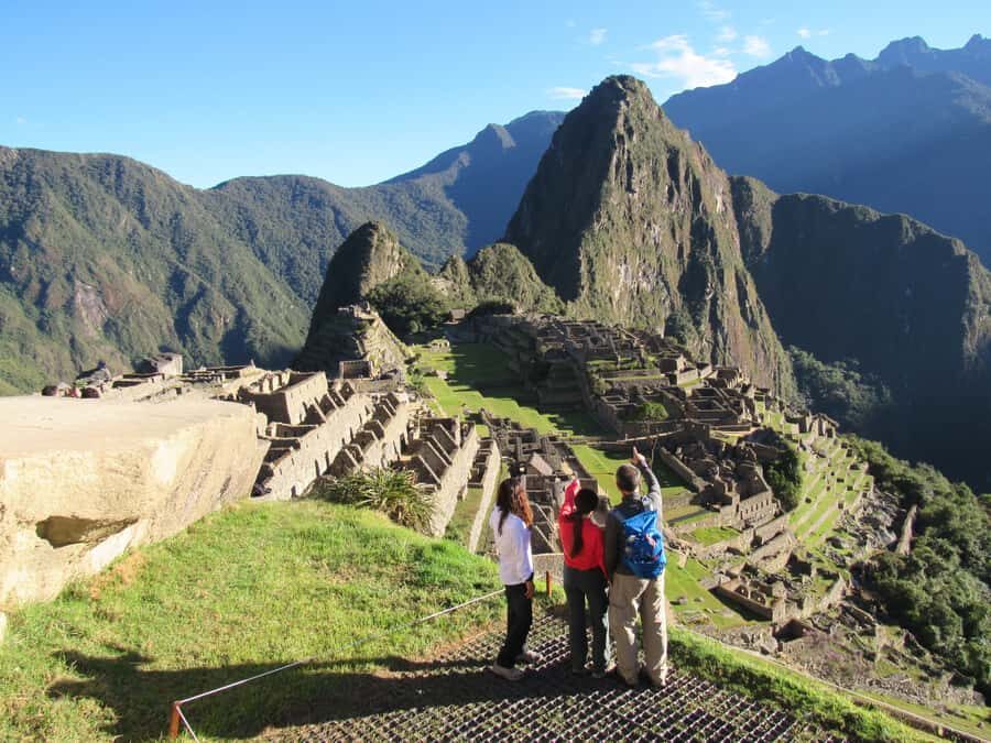 Machu Picchu: Private Tour Guide Service - Optional hikes after the main ruins: Montaña, Huayna Picchu, Huchuy Picchu