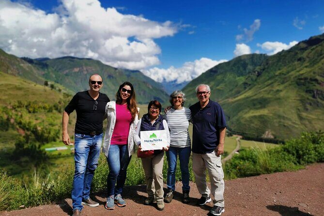 Machu Picchu & Sacred Valley 2-Day Tour - Urubamba lunch: buffet break with a river soundtrack