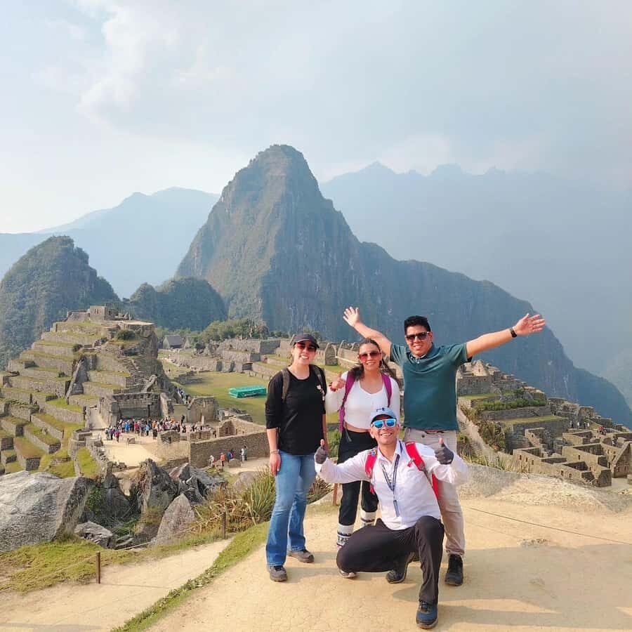Machu Picchu: Tour Guide Service & Entrance Ticket Circuit-2 - From Parada de buses Machu Picchu to your guided loop: how the timing works