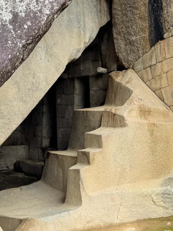 Machu Picchu: Tour Guide Service & Entrance Ticket Circuit-2 - The guides: small group comfort and the photo help that makes a difference
